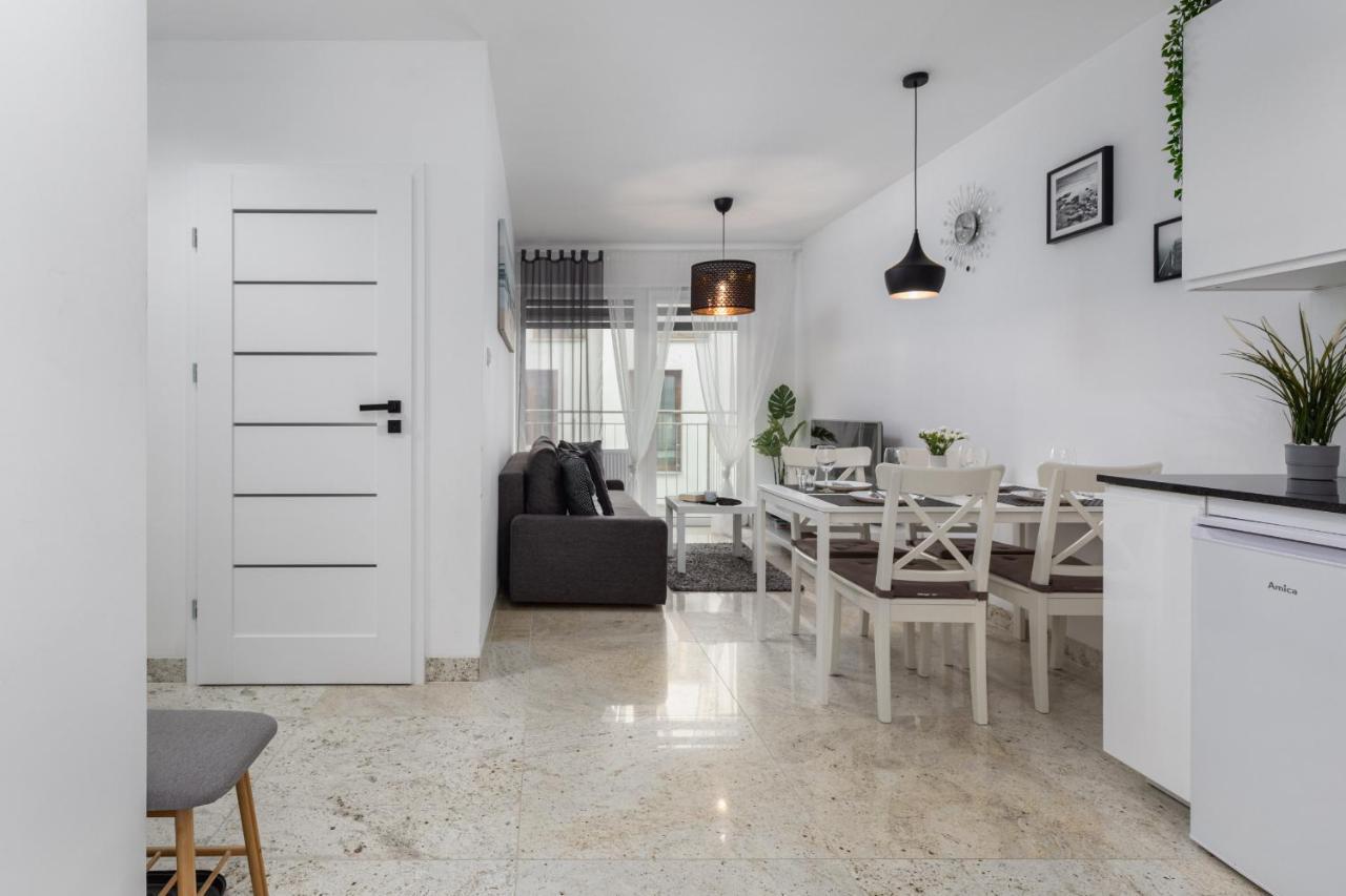 Kapitanski Mostek Apartments Kolobrzeg By Noclegi Renters Exterior photo