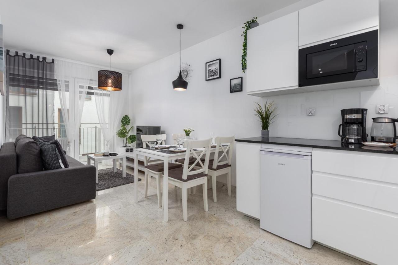 Kapitanski Mostek Apartments Kolobrzeg By Noclegi Renters Exterior photo